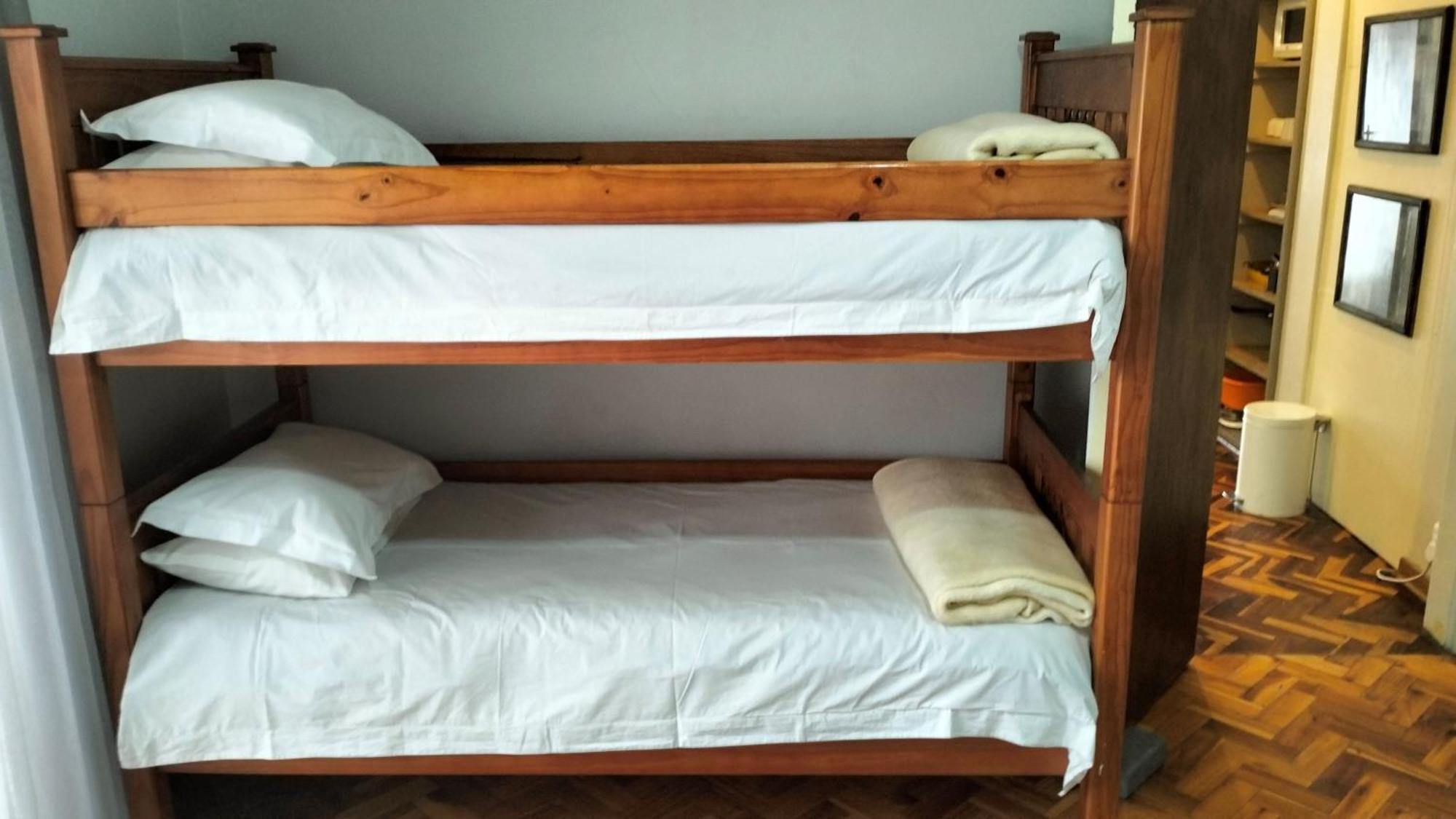 Anri Guesthouse Bloemfontein Bagian luar foto