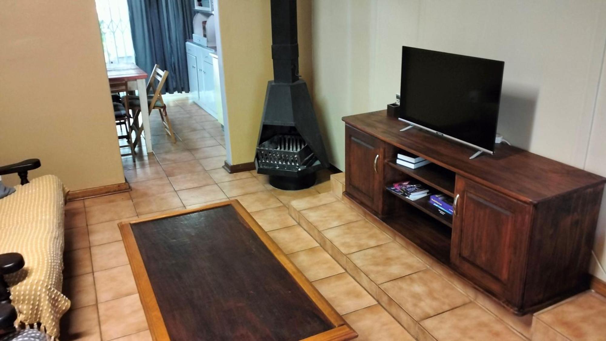 Anri Guesthouse Bloemfontein Bagian luar foto