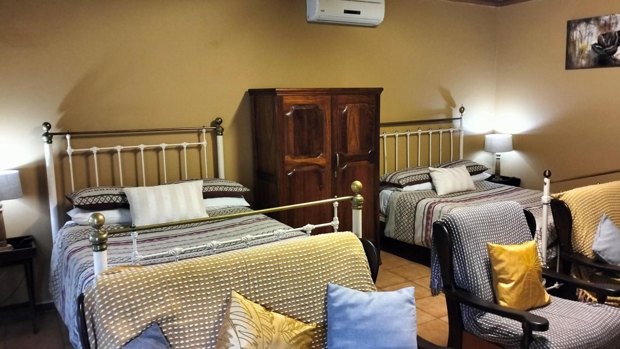 Anri Guesthouse Bloemfontein Bagian luar foto