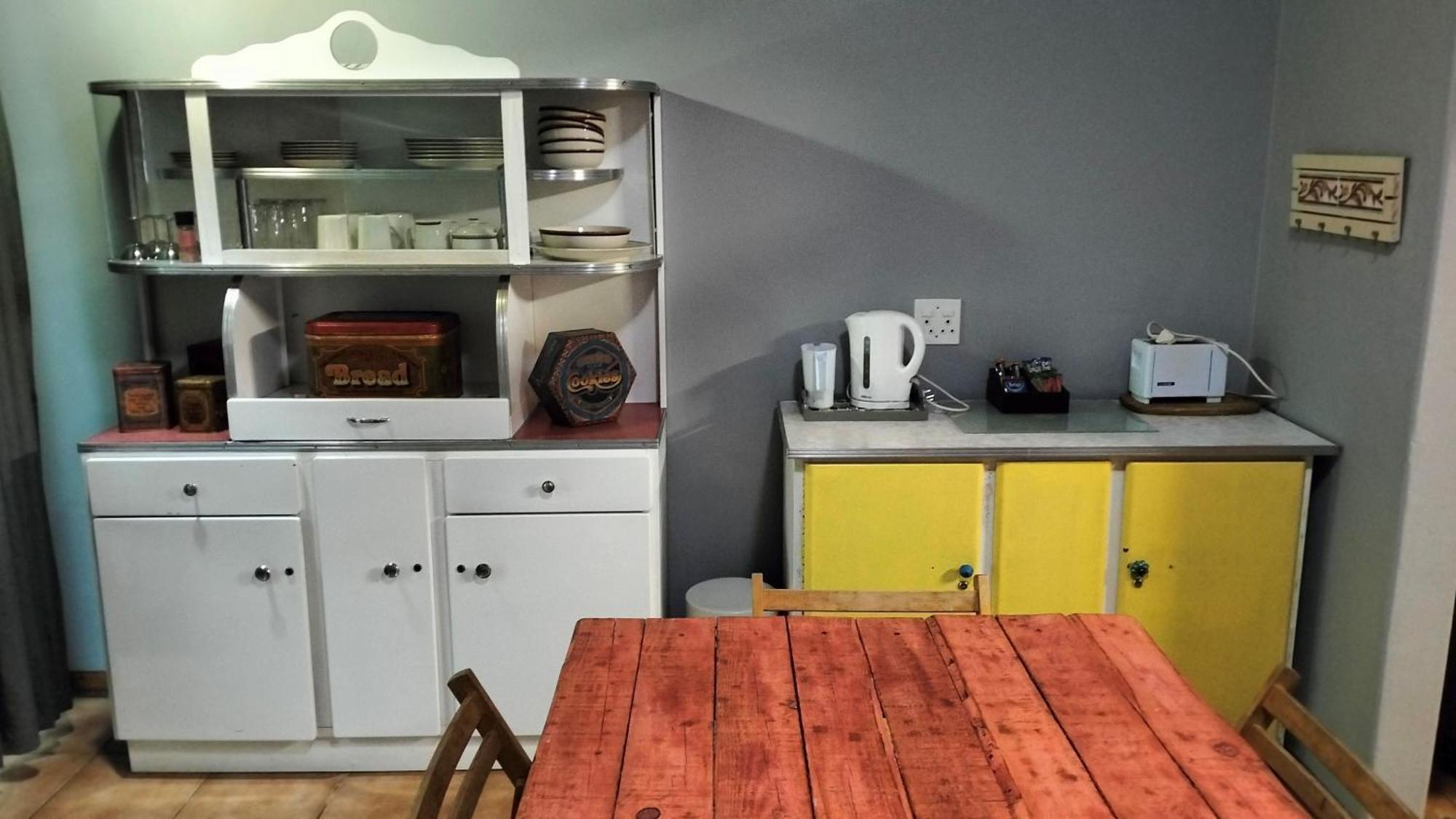 Anri Guesthouse Bloemfontein Bagian luar foto