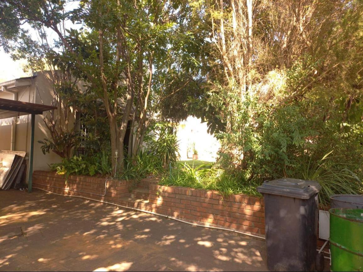 Anri Guesthouse Bloemfontein Bagian luar foto
