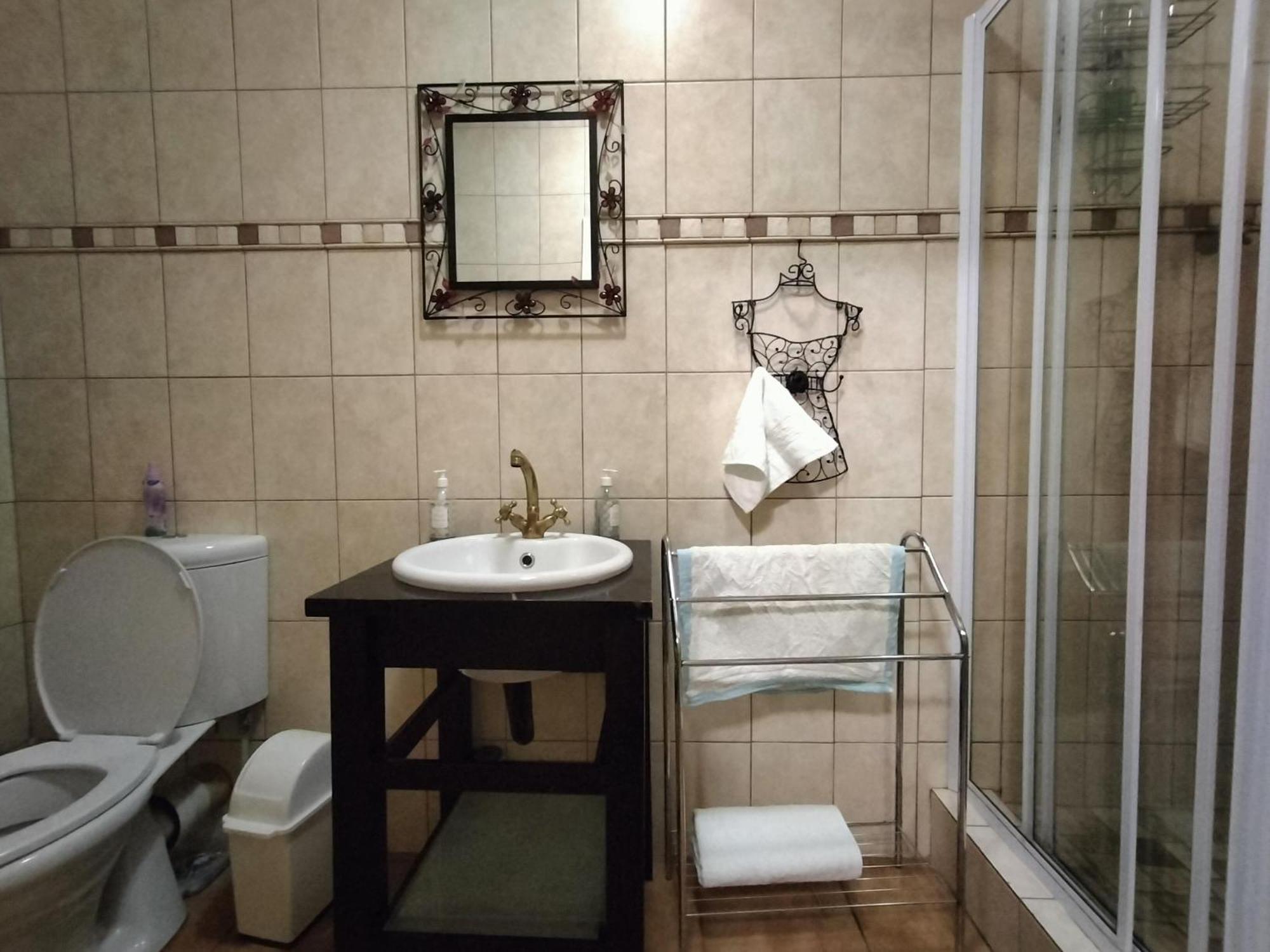 Anri Guesthouse Bloemfontein Bagian luar foto