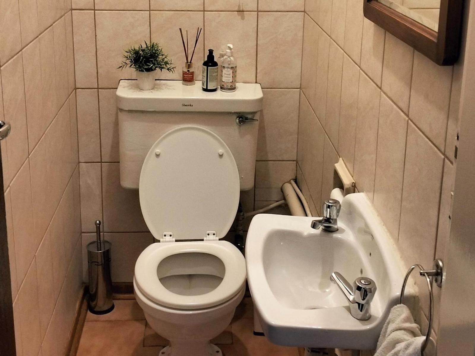 Anri Guesthouse Bloemfontein Bagian luar foto