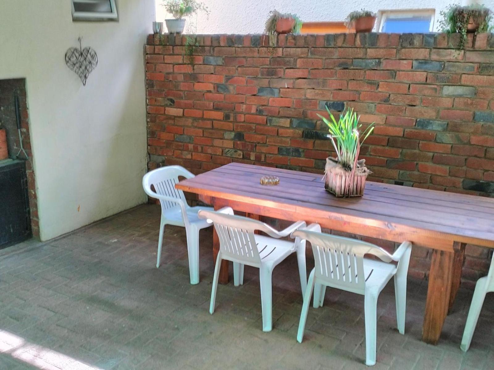 Anri Guesthouse Bloemfontein Bagian luar foto