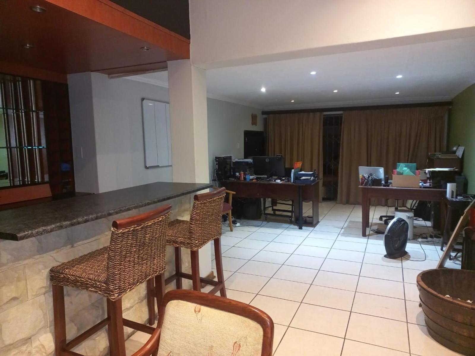 Anri Guesthouse Bloemfontein Bagian luar foto